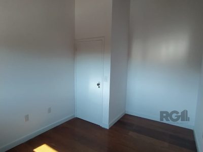 Casa Condominio à venda com 240m², 3 quartos, 1 suíte, 2 vagas no bairro Ipanema em Porto Alegre - Foto 6