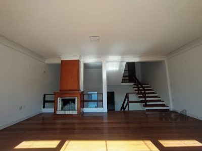 Casa Condominio à venda com 240m², 3 quartos, 1 suíte, 2 vagas no bairro Ipanema em Porto Alegre - Foto 2