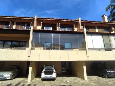 Casa Condominio à venda com 240m², 3 quartos, 1 suíte, 2 vagas no bairro Ipanema em Porto Alegre - Foto 18