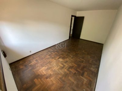 Casa à venda com 280m², 4 quartos, 1 suíte, 4 vagas no bairro Três Figueiras em Porto Alegre - Foto 27