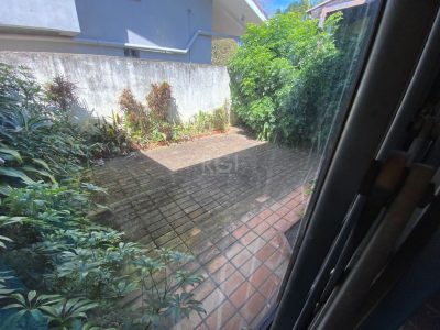 Casa à venda com 280m², 4 quartos, 1 suíte, 4 vagas no bairro Três Figueiras em Porto Alegre - Foto 47