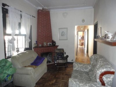 Casa à venda com 250m², 4 quartos, 1 suíte, 2 vagas no bairro Petrópolis em Porto Alegre - Foto 9