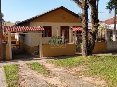 Casa à venda com 200m², 4 quartos, 2 vagas no bairro Vila Ipiranga em Porto Alegre - Foto 2