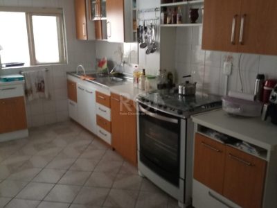 Casa à venda com 200m², 4 quartos, 2 vagas no bairro Vila Ipiranga em Porto Alegre - Foto 18