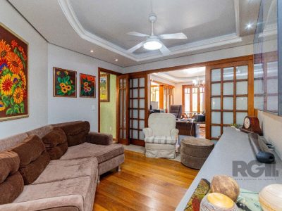 Casa à venda com 304m², 4 quartos, 2 suítes, 3 vagas no bairro Jardim Lindóia em Porto Alegre - Foto 14