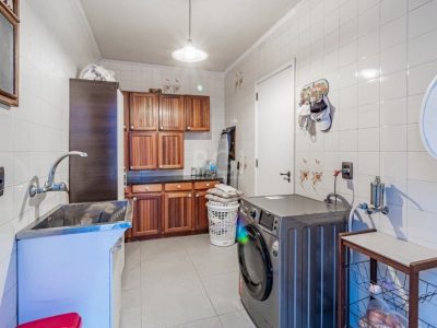 Casa à venda com 284m², 3 quartos, 1 suíte, 4 vagas no bairro Jardim Itu em Porto Alegre - Foto 27