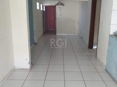 Casa à venda com 200m², 6 quartos, 4 vagas no bairro Tristeza em Porto Alegre - Foto 41