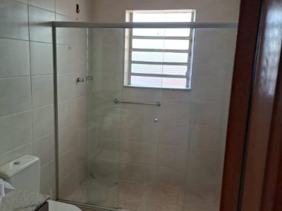 Casa à venda com 180m², 3 quartos, 1 suíte, 2 vagas no bairro Jardim Itu em Porto Alegre - Foto 16