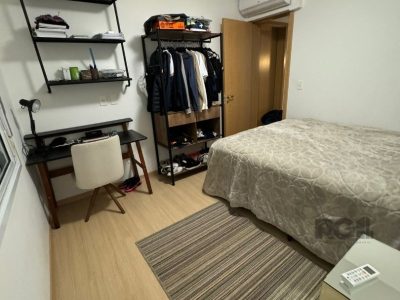 Apartamento à venda com 71m², 2 quartos, 1 suíte, 1 vaga no bairro Petrópolis em Porto Alegre - Foto 14