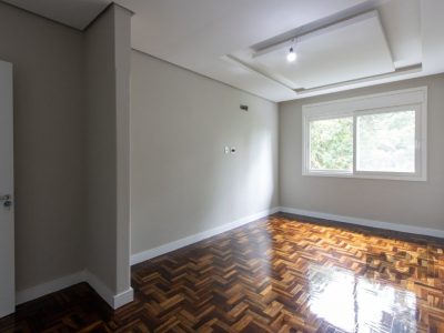 Casa à venda com 260m², 3 quartos, 2 suítes, 4 vagas no bairro Santa Tereza em Porto Alegre - Foto 17