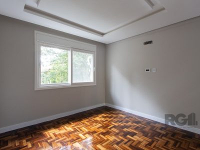 Casa à venda com 260m², 3 quartos, 2 suítes, 4 vagas no bairro Santa Tereza em Porto Alegre - Foto 22