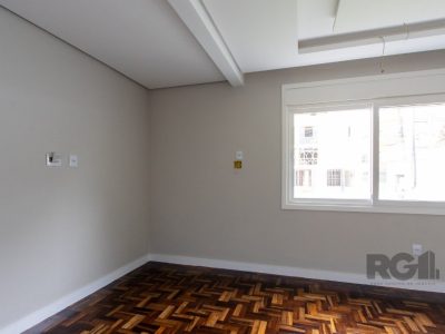 Casa à venda com 260m², 3 quartos, 2 suítes, 4 vagas no bairro Santa Tereza em Porto Alegre - Foto 24