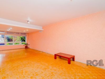 Apartamento à venda com 214m², 3 quartos, 1 suíte, 1 vaga no bairro Bom Fim em Porto Alegre - Foto 2