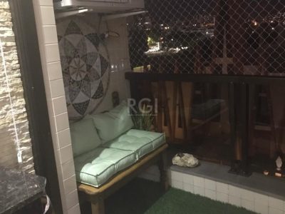 Apartamento à venda com 77m², 2 quartos, 1 suíte, 1 vaga no bairro Partenon em Porto Alegre - Foto 4