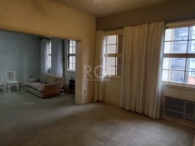 Apartamento à venda com 136m², 3 quartos, 1 vaga no bairro Centro Histórico em Porto Alegre - Foto 14