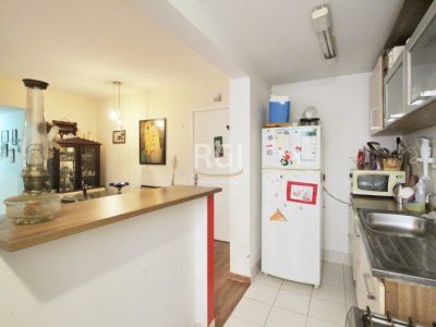 Apartamento à venda com 66m², 3 quartos, 1 suíte, 1 vaga no bairro Partenon em Porto Alegre - Foto 9