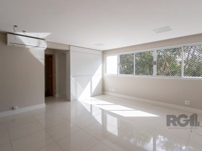 Apartamento à venda com 65m², 2 quartos, 1 suíte, 1 vaga no bairro Tristeza em Porto Alegre - Foto 6