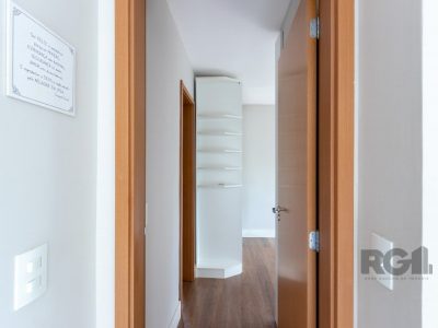 Apartamento à venda com 65m², 2 quartos, 1 suíte, 1 vaga no bairro Tristeza em Porto Alegre - Foto 17