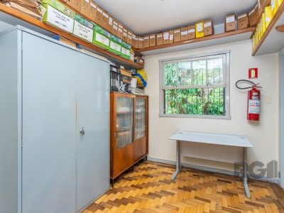 Casa à venda com 250m², 4 quartos, 1 suíte, 5 vagas no bairro Menino Deus em Porto Alegre - Foto 21