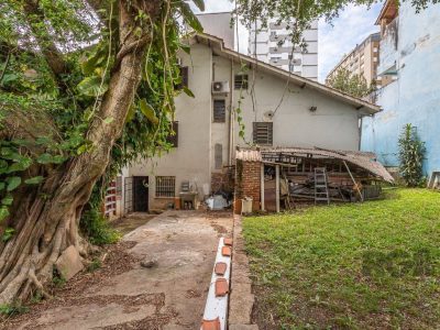 Casa à venda com 250m², 4 quartos, 1 suíte, 5 vagas no bairro Menino Deus em Porto Alegre - Foto 52