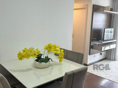 Apartamento à venda com 62m², 2 quartos, 1 suíte, 1 vaga no bairro Vila Ipiranga em Porto Alegre - Foto 4