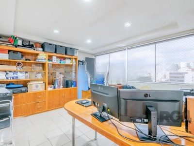 Cobertura à venda com 219m², 3 quartos, 1 suíte, 3 vagas no bairro Petrópolis em Porto Alegre - Foto 9