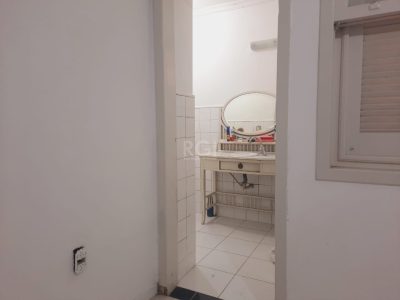 Apartamento à venda com 107m², 2 quartos, 1 suíte, 1 vaga no bairro Floresta em Porto Alegre - Foto 14