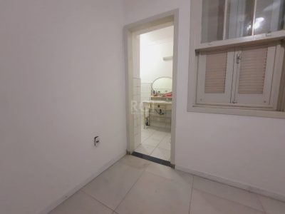 Apartamento à venda com 107m², 2 quartos, 1 suíte, 1 vaga no bairro Floresta em Porto Alegre - Foto 17