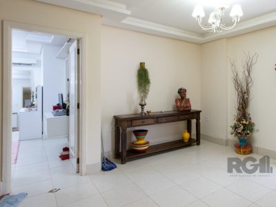 Casa à venda com 309m², 3 quartos, 2 suítes, 3 vagas no bairro Ipanema em Porto Alegre - Foto 28