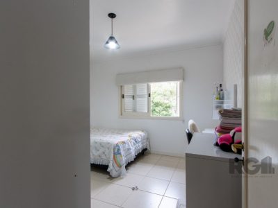 Casa à venda com 309m², 3 quartos, 2 suítes, 3 vagas no bairro Ipanema em Porto Alegre - Foto 43