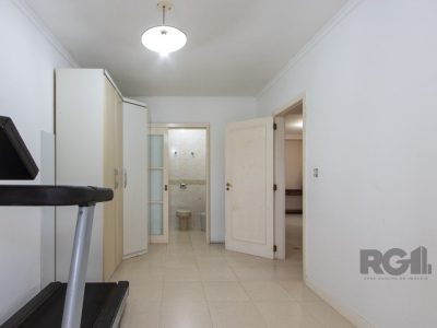 Casa à venda com 309m², 3 quartos, 2 suítes, 3 vagas no bairro Ipanema em Porto Alegre - Foto 51