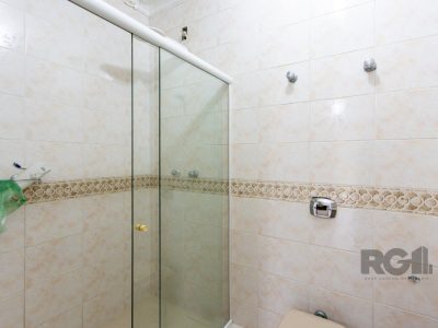 Casa à venda com 309m², 3 quartos, 2 suítes, 3 vagas no bairro Ipanema em Porto Alegre - Foto 53