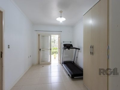 Casa à venda com 309m², 3 quartos, 2 suítes, 3 vagas no bairro Ipanema em Porto Alegre - Foto 54