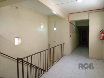 Apartamento à venda com 65m², 2 quartos no bairro Santo Antônio em Porto Alegre - Foto 5