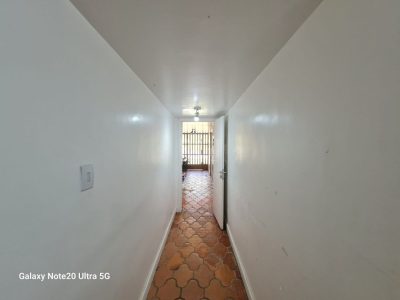 Casa à venda com 257m², 3 quartos, 1 suíte, 4 vagas no bairro Ipanema em Porto Alegre - Foto 9