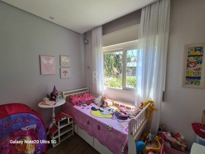 Casa à venda com 257m², 3 quartos, 1 suíte, 4 vagas no bairro Ipanema em Porto Alegre - Foto 16