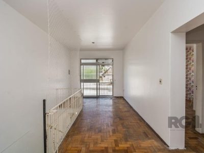 Casa à venda com 132m², 4 quartos no bairro Centro Histórico em Porto Alegre - Foto 2