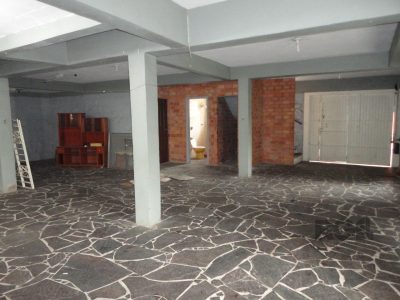 Casa à venda com 306m², 3 quartos, 1 suíte, 1 vaga no bairro Vila Ipiranga em Porto Alegre - Foto 12