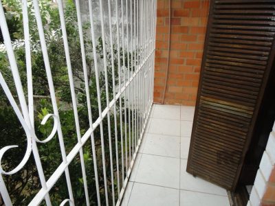 Casa à venda com 306m², 3 quartos, 1 suíte, 1 vaga no bairro Vila Ipiranga em Porto Alegre - Foto 15