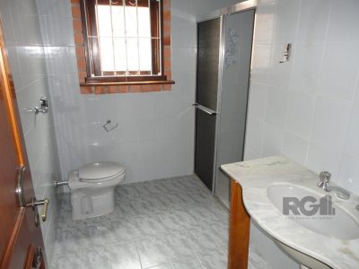 Casa à venda com 306m², 3 quartos, 1 suíte, 1 vaga no bairro Vila Ipiranga em Porto Alegre - Foto 17