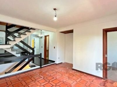 Casa à venda com 206m², 3 quartos, 1 suíte, 4 vagas no bairro Ipanema em Porto Alegre - Foto 21