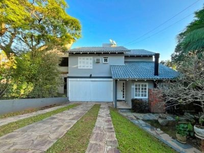 Casa à venda com 206m², 3 quartos, 1 suíte, 4 vagas no bairro Ipanema em Porto Alegre - Foto 2