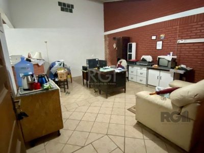 Casa à venda com 90m², 2 quartos, 4 vagas no bairro Ipanema em Porto Alegre - Foto 4