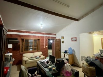 Casa à venda com 90m², 2 quartos, 4 vagas no bairro Ipanema em Porto Alegre - Foto 9