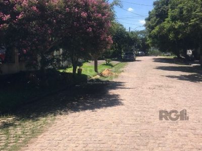 Casa à venda com 90m², 2 quartos, 4 vagas no bairro Ipanema em Porto Alegre - Foto 11