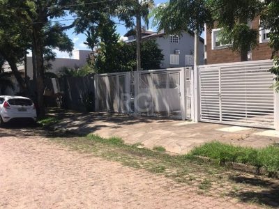 Casa à venda com 90m², 2 quartos, 4 vagas no bairro Ipanema em Porto Alegre - Foto 12