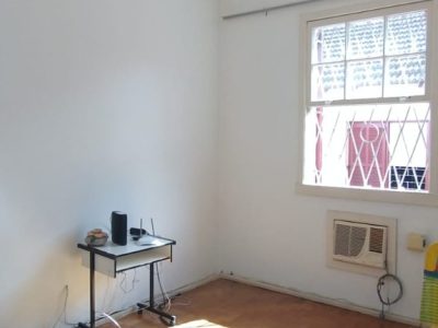 Casa à venda com 206m², 5 quartos, 1 suíte, 4 vagas no bairro Santa Tereza em Porto Alegre - Foto 17