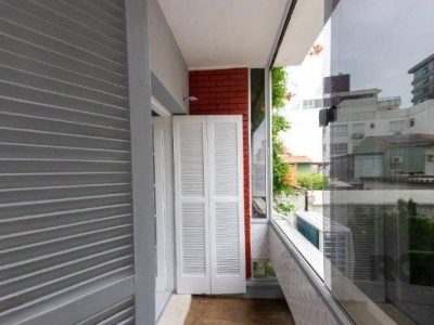 Apartamento à venda com 58m², 2 quartos no bairro Menino Deus em Porto Alegre - Foto 4