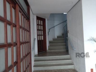 Apartamento à venda com 122m², 3 quartos, 1 vaga no bairro Partenon em Porto Alegre - Foto 2