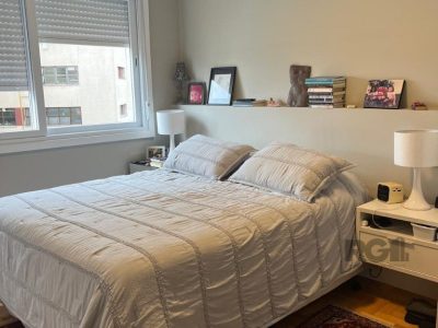 Apartamento à venda com 74m², 2 quartos, 1 suíte, 1 vaga no bairro Moinhos de Vento em Porto Alegre - Foto 8